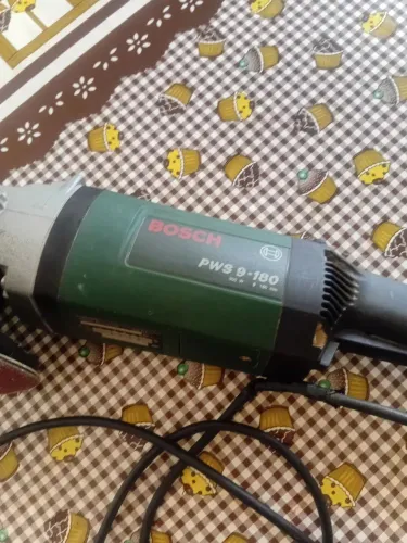 Lixadeira Angular Bosch 900W PWS 9-180 