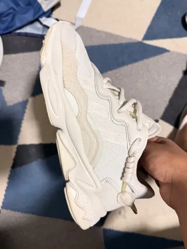 Tênis ozweggo adidas