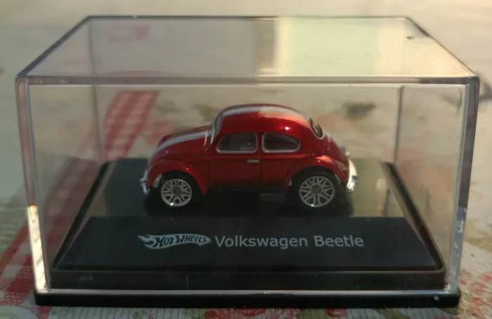 Miniatura Fusca com acrílico escala 1:87
