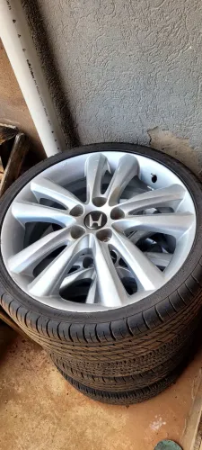 Aro 18 ix35 com pneus 