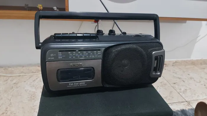 Radio Gravador Toca fitas ( Funcionando)