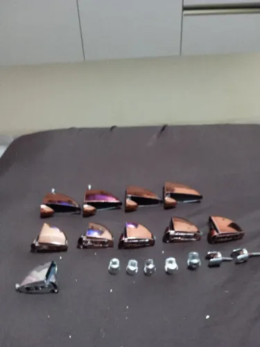 Tucanos para fixar prateleira vidro