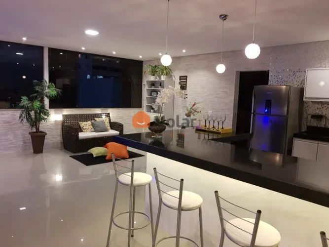 Cobertura duplex mobiliada no Castelo, localização privilegiada