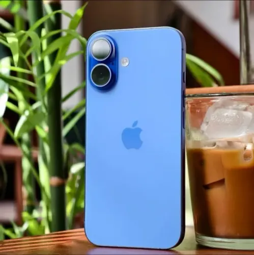 Apple iPhone 17 Azul 256GB Smartphone Novo Alto Desempenho e Ótima Fluidez 