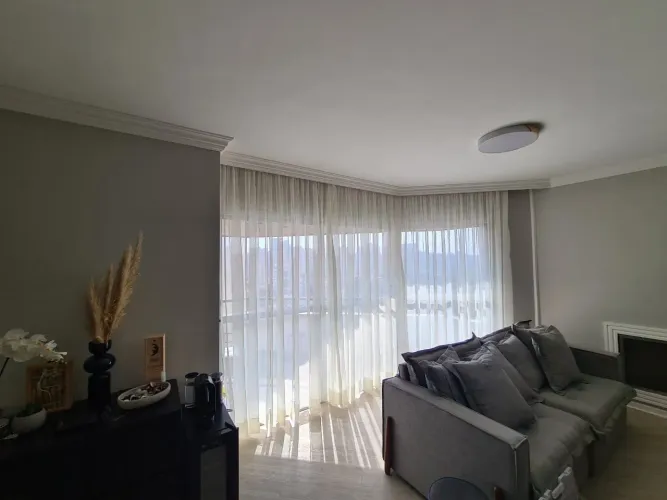CORTINA DE VOIL + 3 PERSIANAS ROLÔ TELA SOLAR