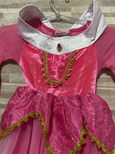 Fantasia  princesa Aurora Bela adormecida tamanho 3/4