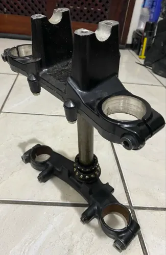 Mesa Superior e Inferior CB300f Twister