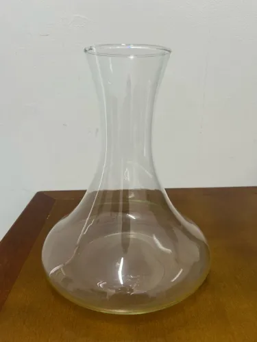 Decanter de vinho em excelente estado