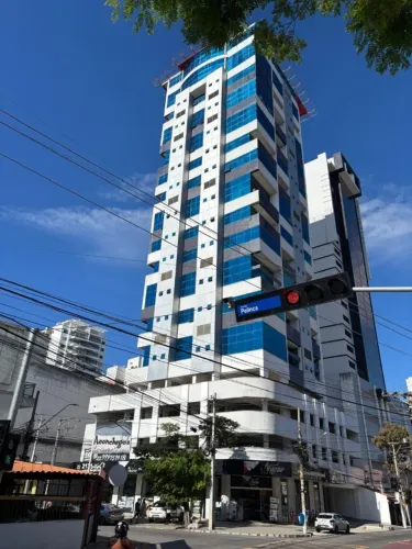 Sala Comercial de 82 m² com 02 banheiros no Centro Empresarial Blue Tower
