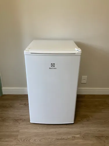 Frigobar Eletrolux 110V Novíssimo