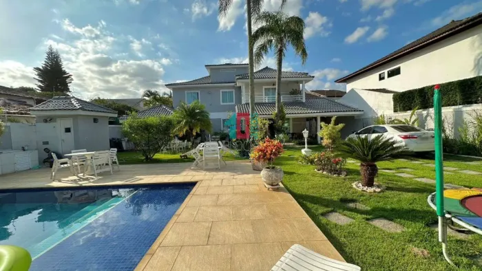 Barra da Tijuca | Casa de Condomínio 4 quartos, sendo 2 suites