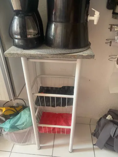 Fruteira com pedra de mármore