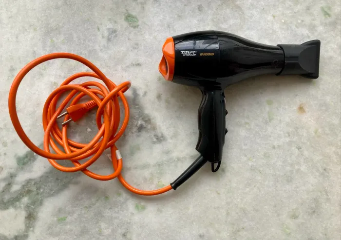 Secador taiff titanium ion 2100w profissional para salao funcionando perfeitamente
