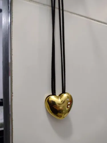 Brechó peça única colar de coração 