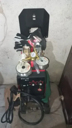 Máquina de solda Mig 140 Amp solda ferro Aço inóx e Aluminio Nova sem Uso com ascessó