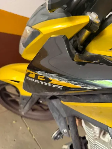 Honda CBF300F Twister 24/25 Dourada