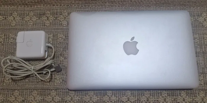 Macbook air 2014 - 11 polegadas - core i5 - 4 de ram - ssd 128