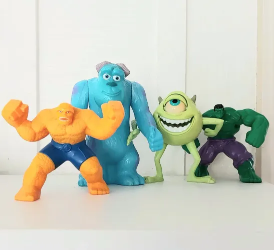 Monstros SA, Hulk e Boneco Coisa
