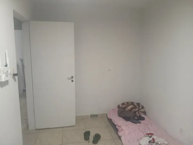 Aluga-se casa compartilhada