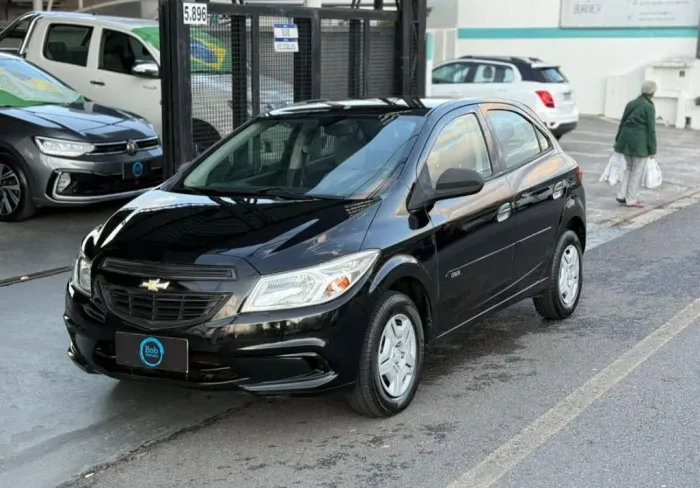 Chevrolet Onix Hatch LS 1.0 8V Flex Power Mec. 4P 2015