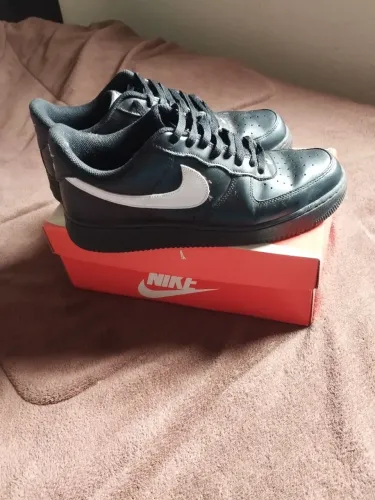 Tênis Nike Air Force One tamanho 43 usado em bom estado.