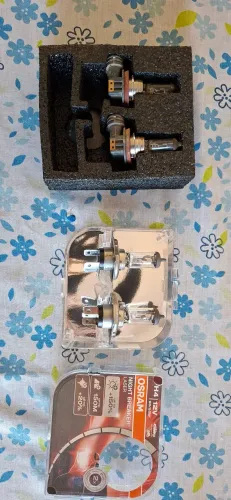 2 lâmpadas halogenas + 2 lampadas farol de milha Etios , Fit.