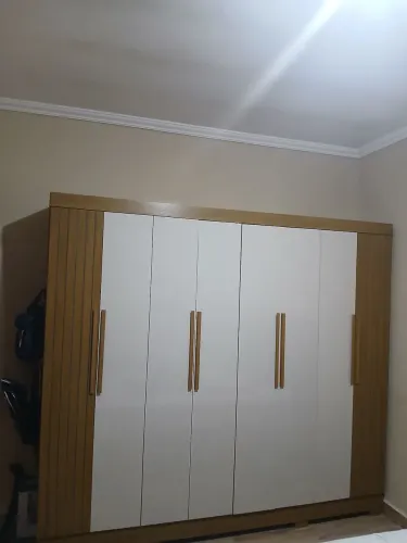 Guarda roupa de casal 8 portas