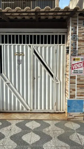 Casa para Venda em Fortaleza / CE no bairro Jardim Guanabara