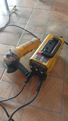 Máquina de solda mma200 e esmerilhadeira