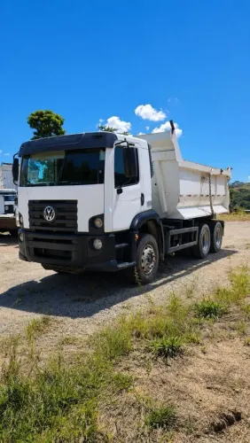 Vaga motorista caminhao tracado basculante 6x4