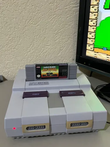Super Nintendo + 2controles + fita do Mário