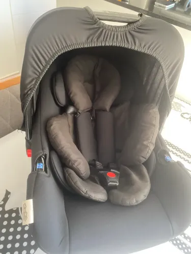 Vendo bebê conforto confort black até 1 ano