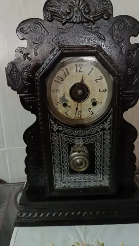 Relógio do século passado em perfeito estado