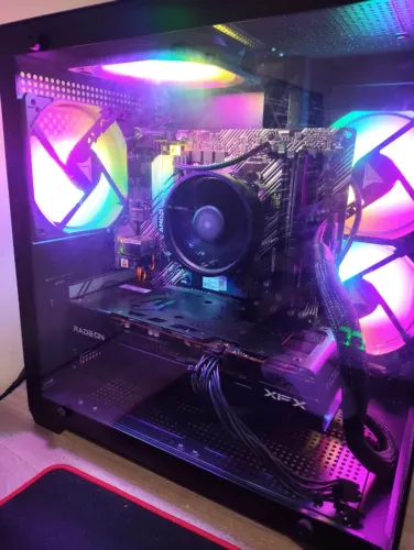 PC GAMER *2 MESES DE USO* *Ryzen 5 5500 + RX 7600*