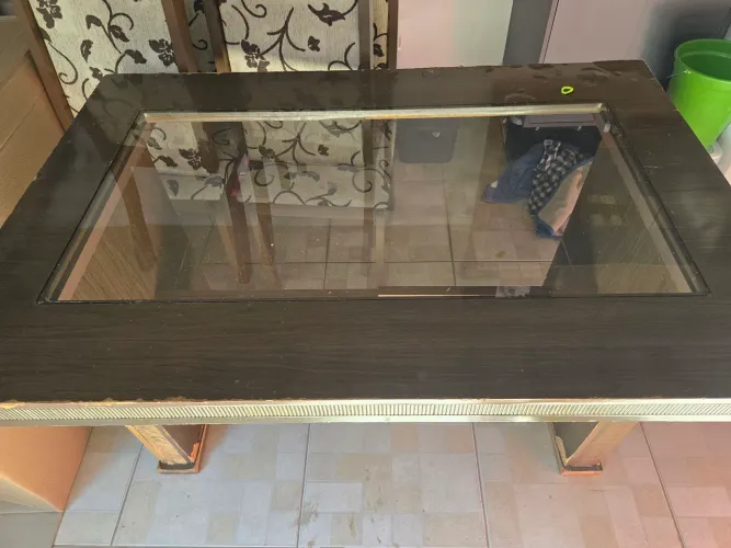 Mesa  de madeira 4 cadeiras