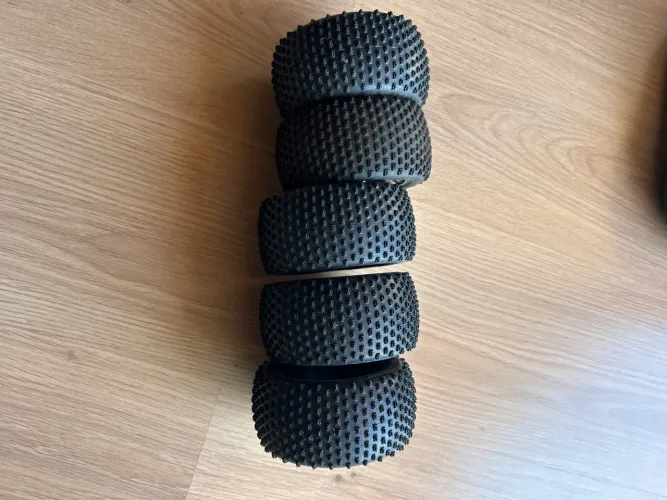 Jogo pneu Traxxas Jatto 3.3 