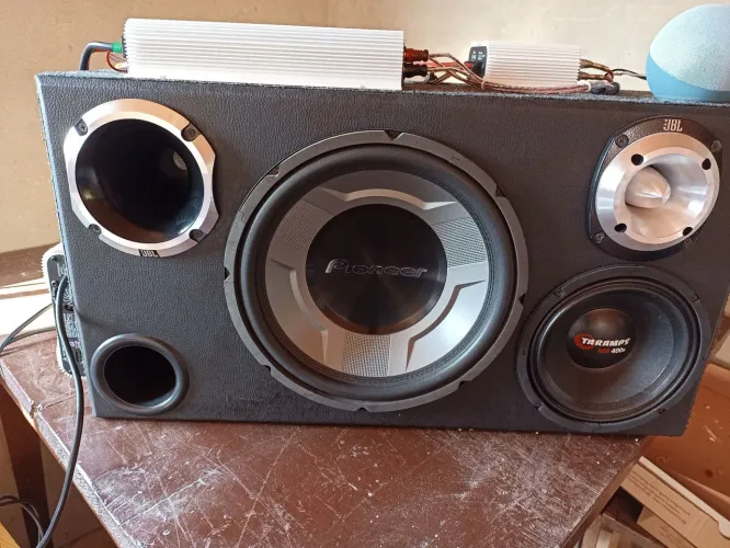 Vendo ou troco som de carro ,vem com fonte pra tocar em casa.