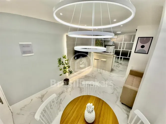 Apartamento de 1 quarto com 32 m² com portaria 24h a 1 minuto do metrô. Porteira Fechada
