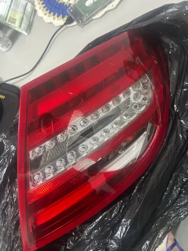 Lanterna traseira Direita Mercedes c180