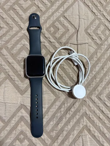 Apple Watch Series 8 - 45 mm - Alumínio