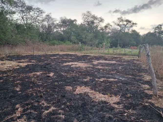 Vende-se este terreno 