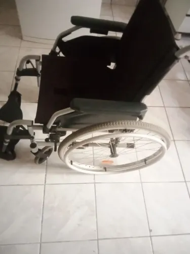 Cadeira de rodas normal