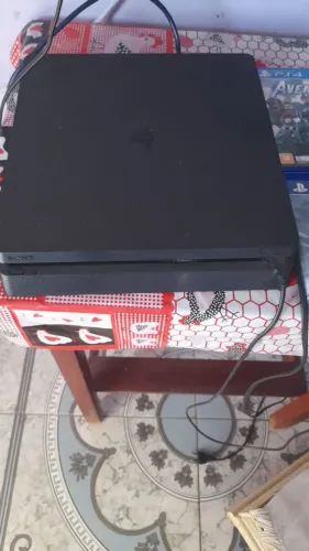 Vendo ps4 slim 2.200 reais único dono