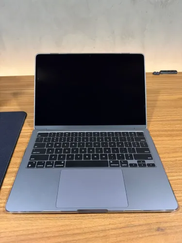Macbook M3 8gb de ram