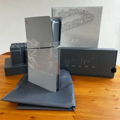 PS5 Slim Edição 30 Anos - Impecável, Completo