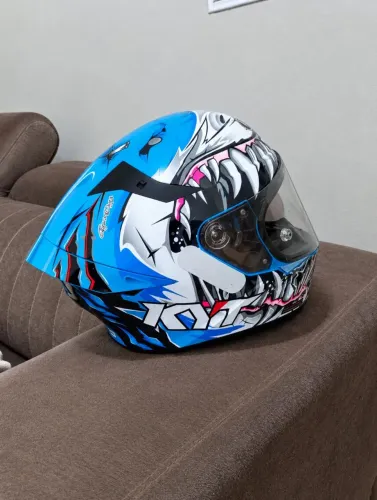 Capacete KYT