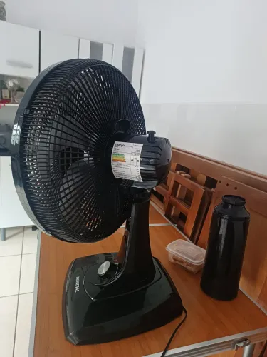 Ventilador mundial semi novo