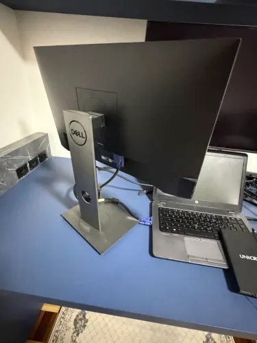 Monitor Dell profissional 