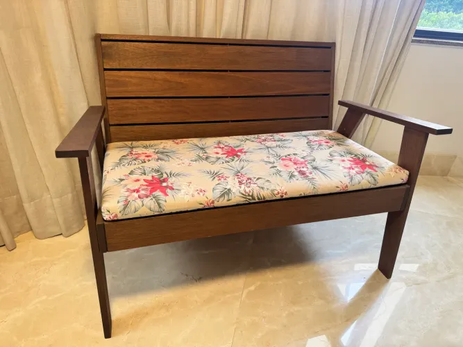 Banco 2 lugares, medida: 1,13 m largura x 85 cm altura para varanda ou jardim Tok e Stok