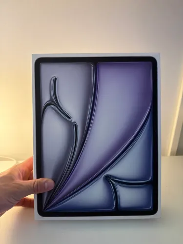 iPad Air de 13 polegadas (M4) 128GB Wi-Fi - LACRADO